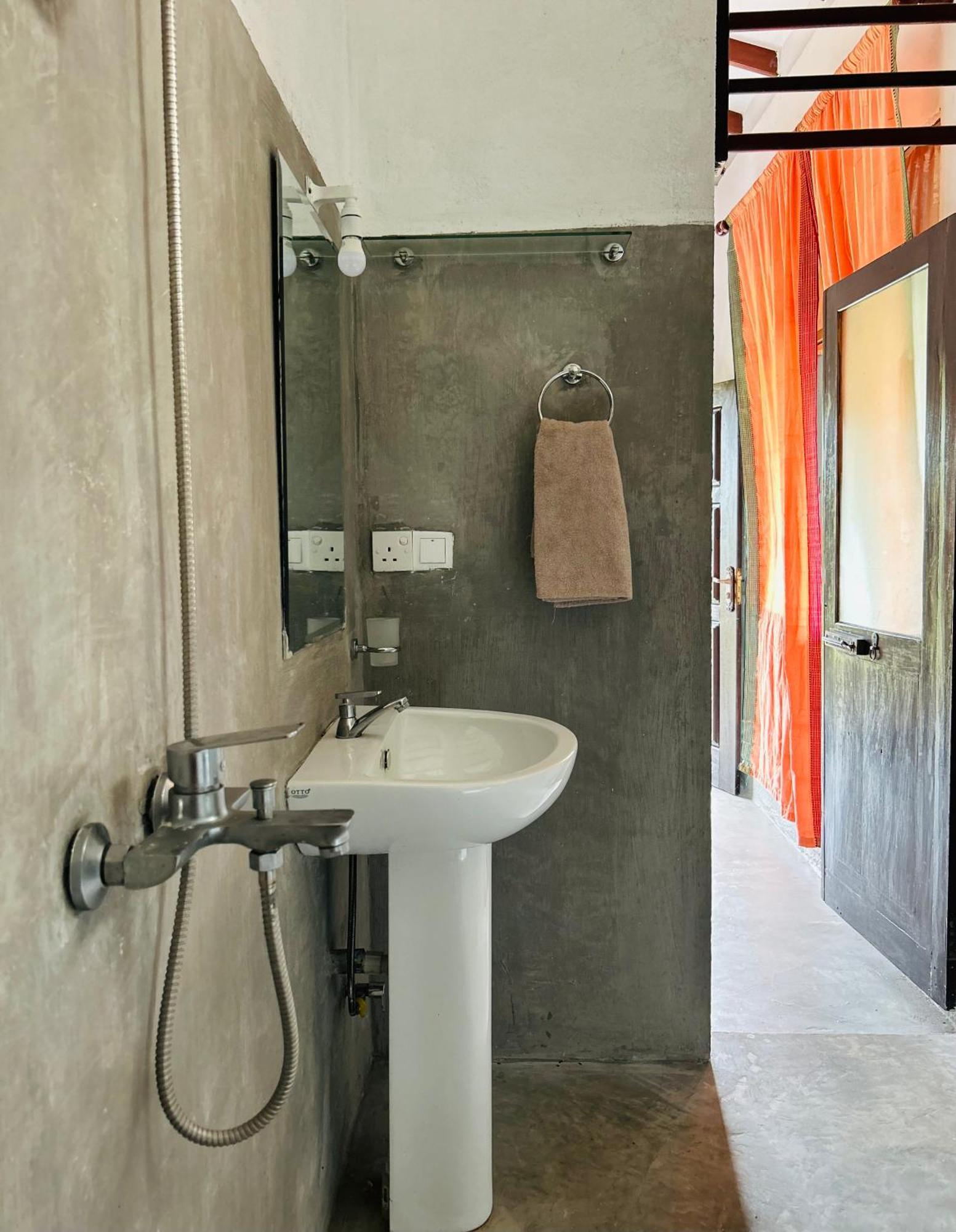 One Bhakthi Hotel Ahangama Buitenkant foto